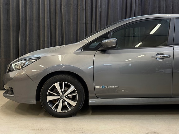 Nissan Leaf 4 of 30