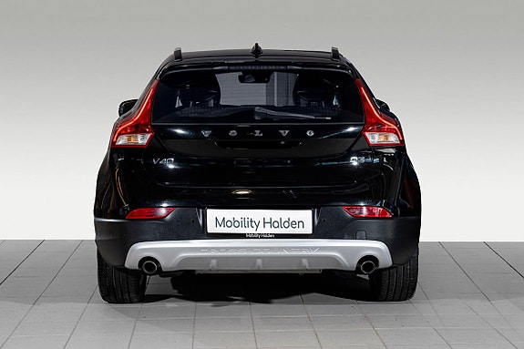 Volvo V40 Cross Country 4 of 5