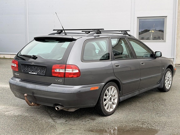 Volvo V40 5 of 5