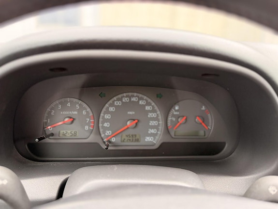 Volvo V40 9 of 13