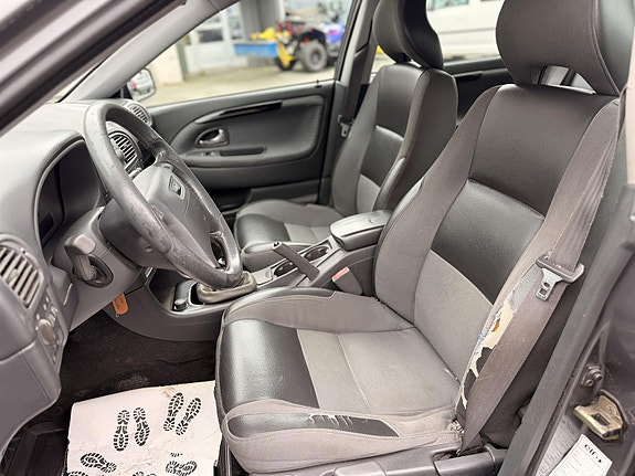 Volvo V40 6 of 13