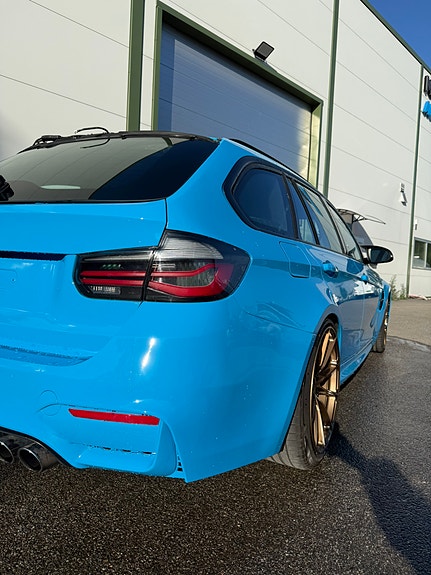 BMW 335i 12 of 24