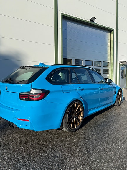 BMW 335i 9 of 24