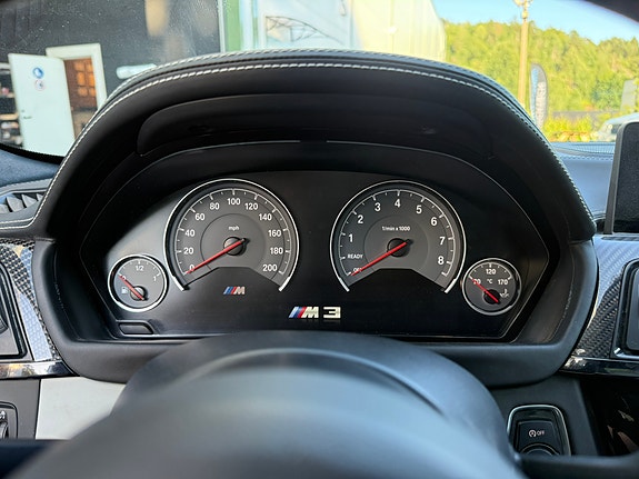 BMW 335i 19 of 24