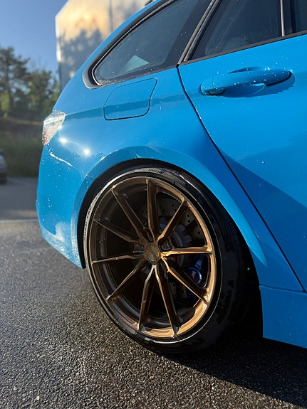 BMW 335i 7 of 24