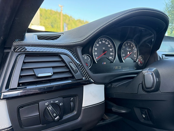 BMW 335i 17 of 24