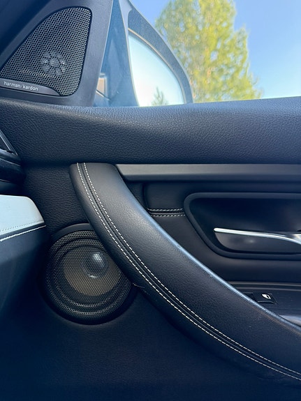 BMW 335i 21 of 24