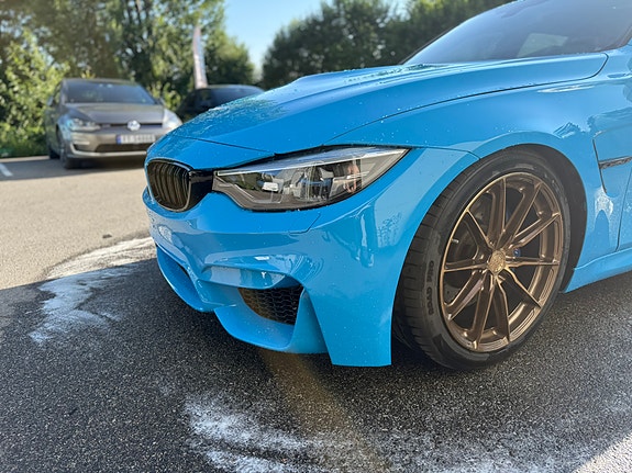 BMW 335i 4 of 24