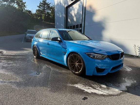 BMW 335i 2 of 24