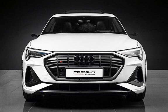 Audi e-tron S 5 of 5