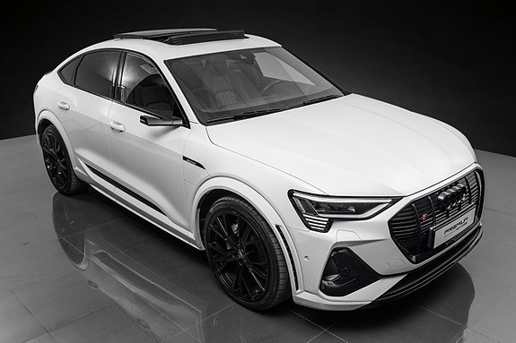 Audi e-tron S 2 of 5