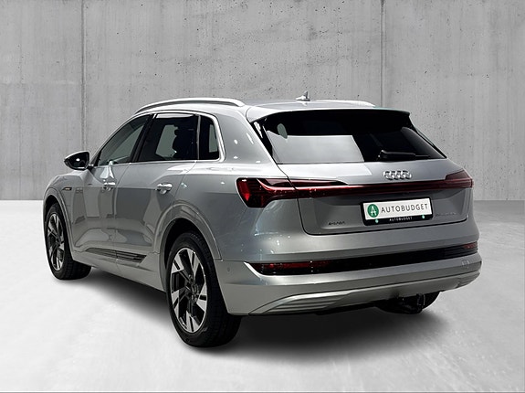 Audi e-tron 7 of 26