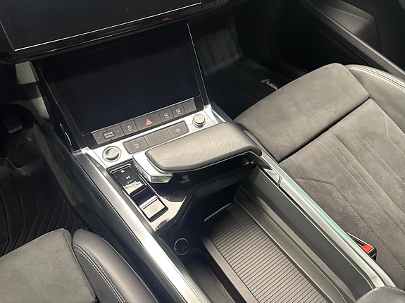 Audi e-tron 17 of 26