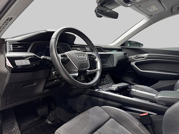 Audi e-tron 12 of 26