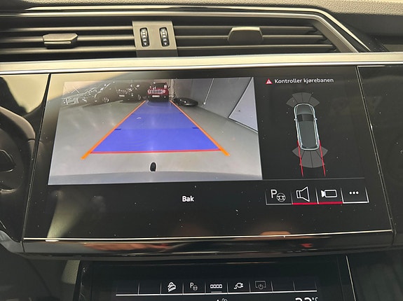 Audi e-tron 19 of 26