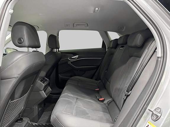 Audi e-tron 14 of 26