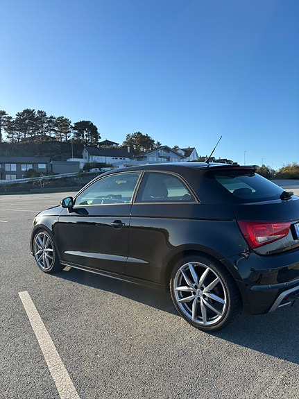Audi A1 4 of 5