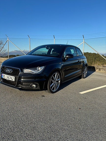 Audi A1 2 of 5