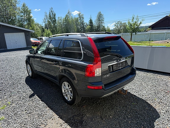 Volvo XC90 3 of 5