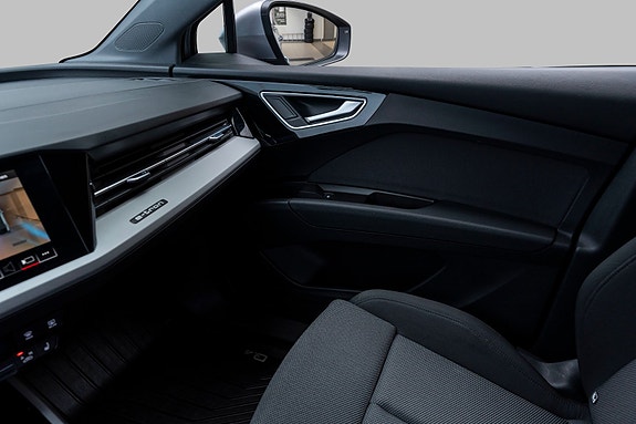 Audi Q4 e-tron 18 of 30