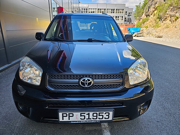 Toyota RAV4 3 of 5