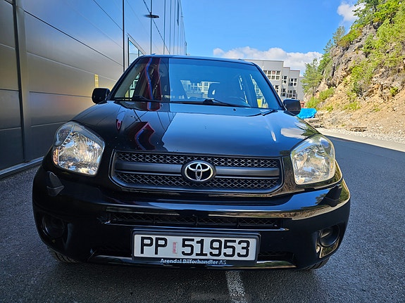 Toyota RAV4 2 of 5