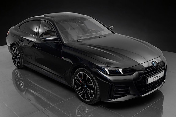 BMW i4 2 of 5