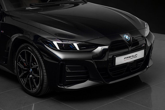 BMW i4 3 of 5