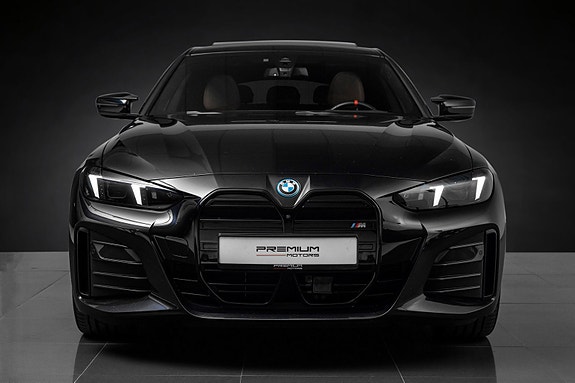 BMW i4 4 of 5