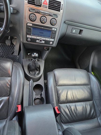 Volkswagen Touran 5 of 5
