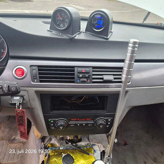 BMW 320d 16 of 23