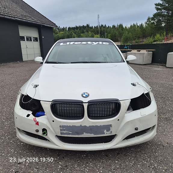 BMW 320d 8 of 23