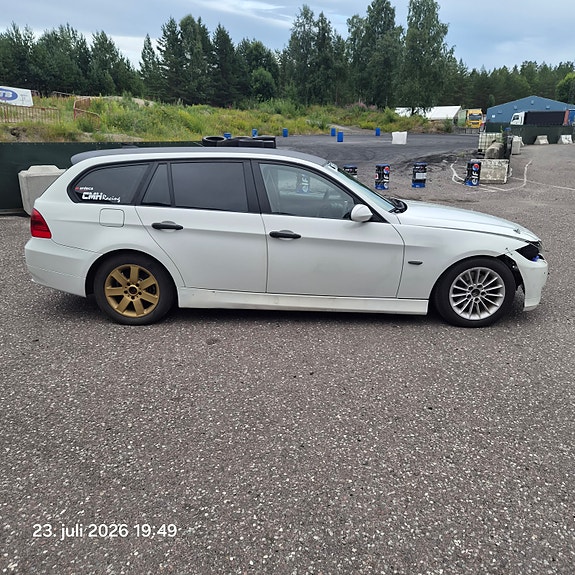 BMW 320d 6 of 23