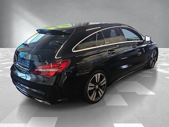 Mercedes-Benz CLA180 3 of 5