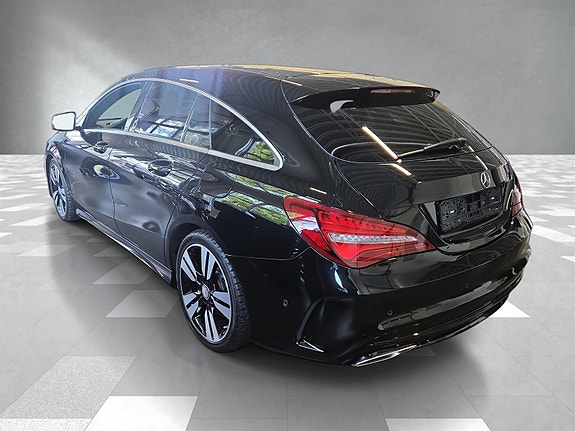 Mercedes-Benz CLA180 4 of 5