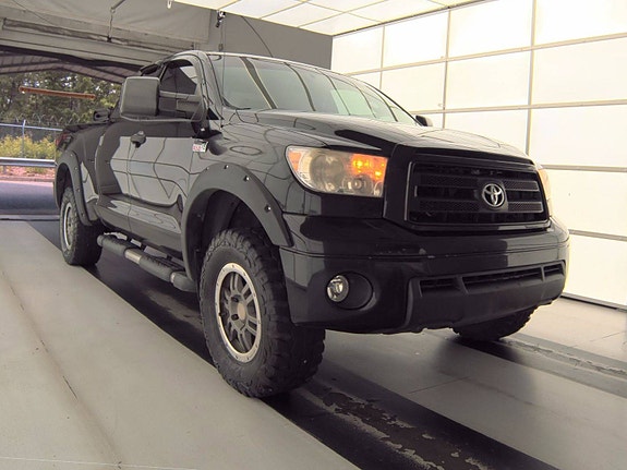 Toyota Tundra 3 of 5