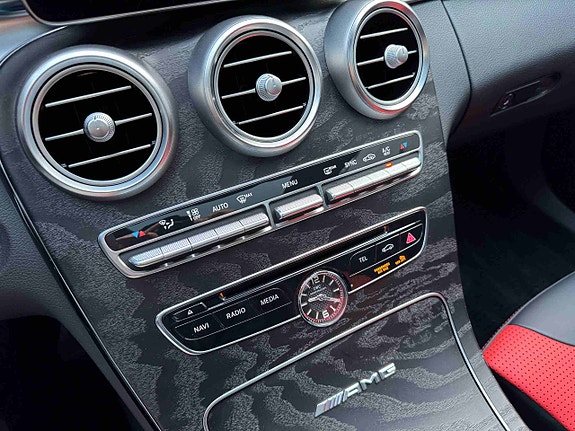 Mercedes-Benz C63 26 of 30