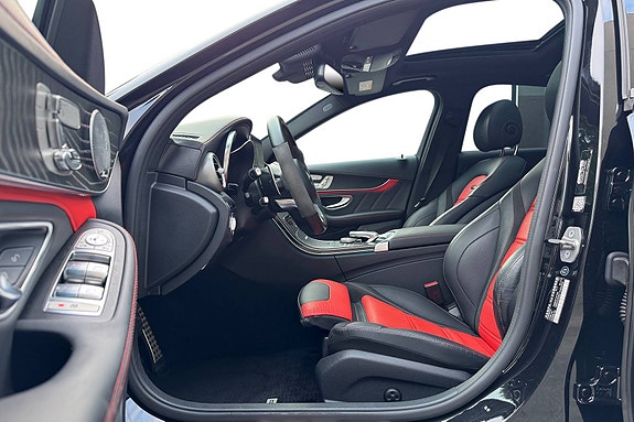 Mercedes-Benz C63 16 of 30