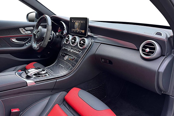 Mercedes-Benz C63 21 of 30