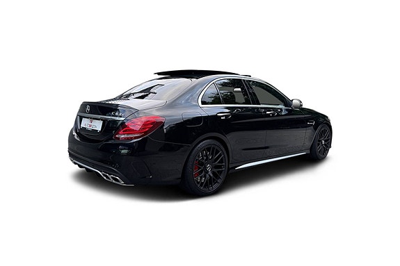 Mercedes-Benz C63 8 of 30