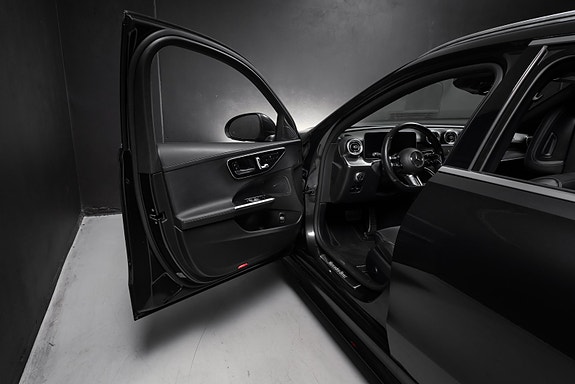 Mercedes-Benz C220 d 26 of 30