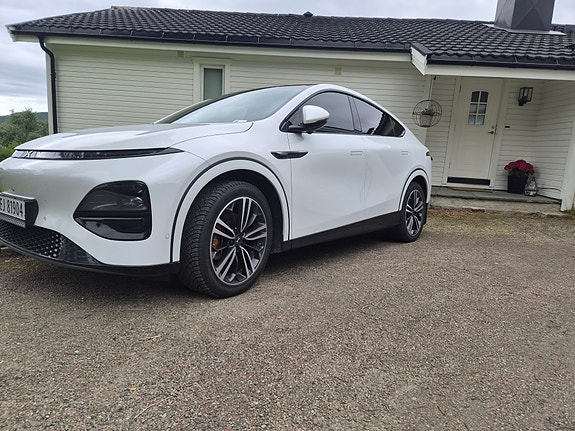 XPeng G6 4 of 5
