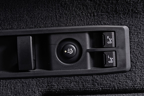BMW iX 26 of 29
