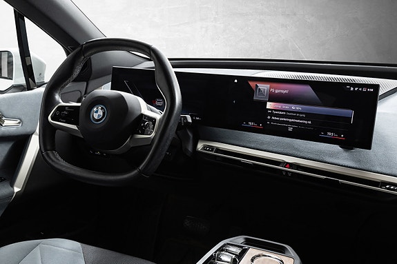 BMW iX 22 of 29