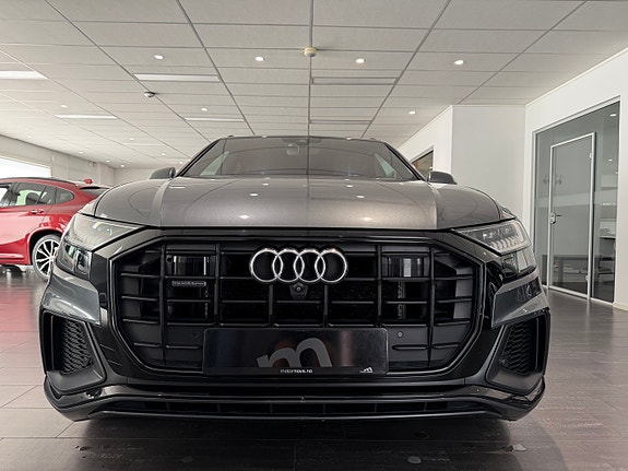 Audi Q8 4 of 5