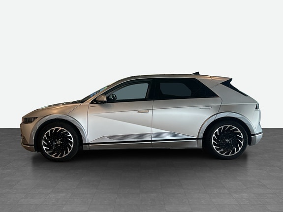 Hyundai Ioniq 5 2 of 5