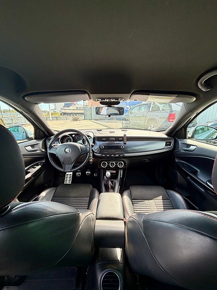 Alfa Romeo Giulietta 8 of 11