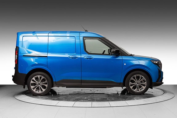 Ford E-Transit Courier 4 of 5