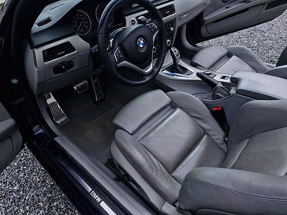 BMW 335i 27 of 30