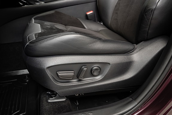Toyota C-HR 15 of 30
